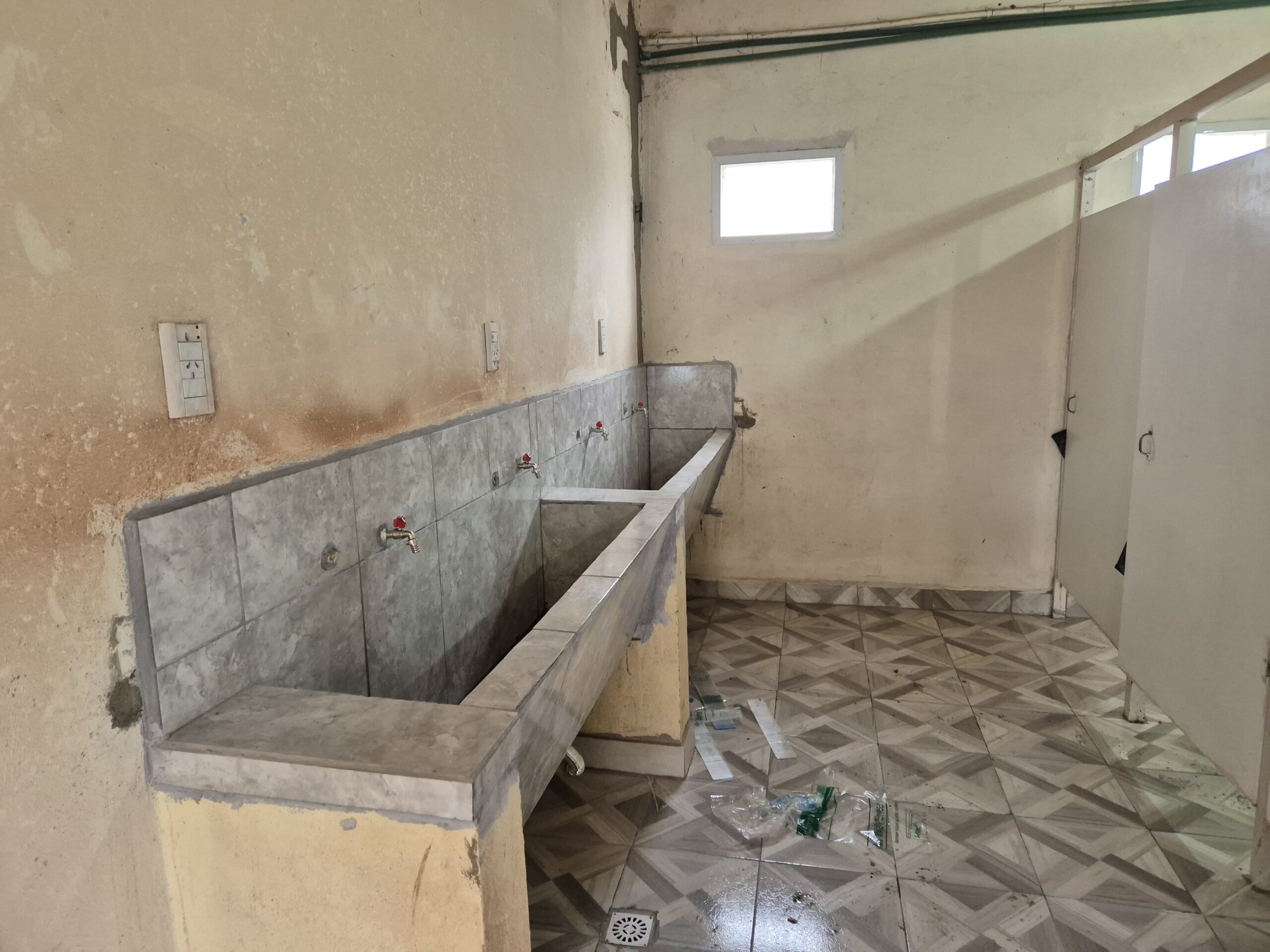 REFORMAS DE BAÑOS EN CAMPING MUNICIPAL