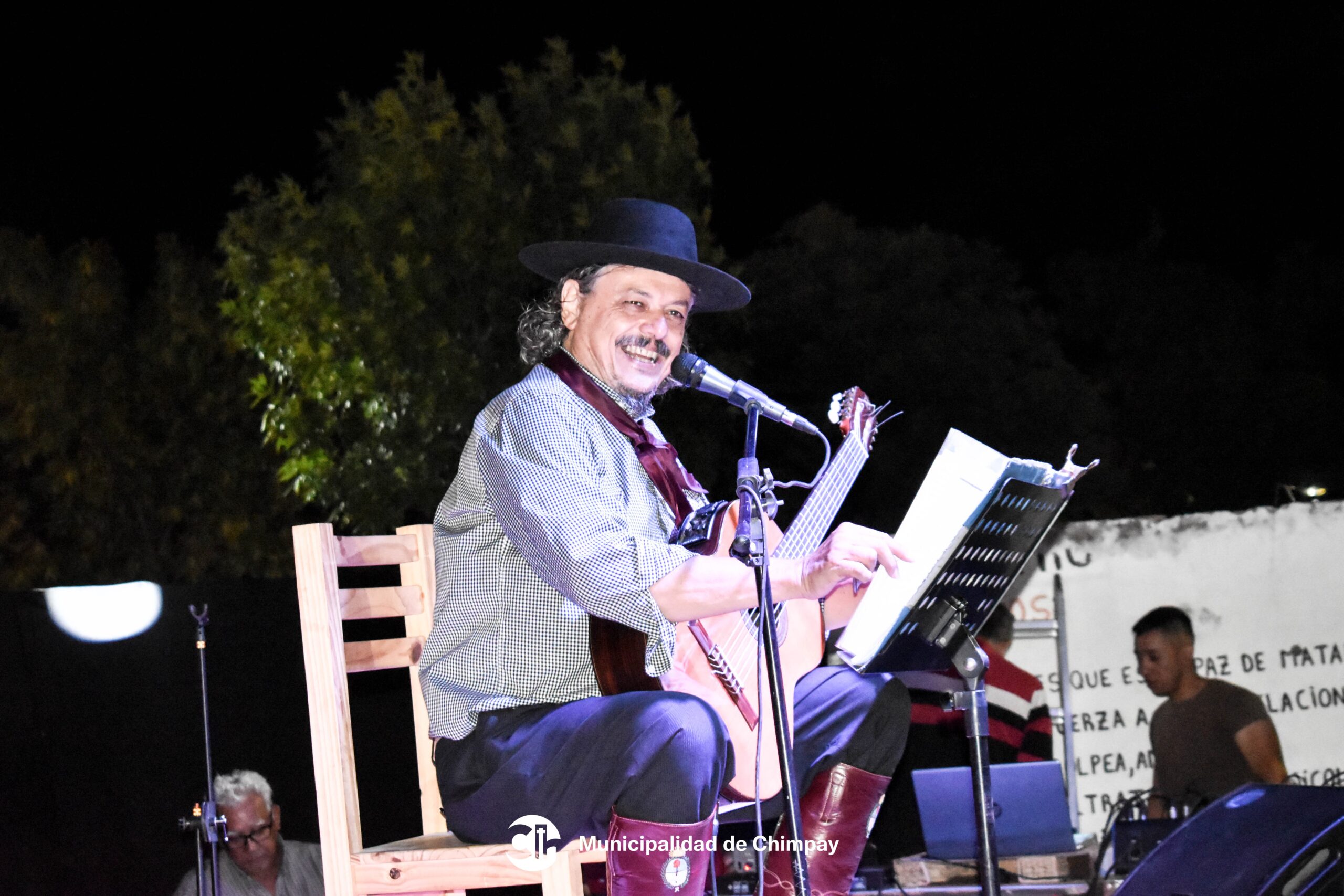 UN ÉXITO ROTUNDO PARA EL DOMINGO DE PLAZA ESPECIAL FOLCLORE